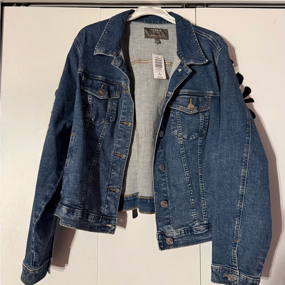 Torrid Vintage Stretch Modern Denim Trucker Jacket 2x (18-20)